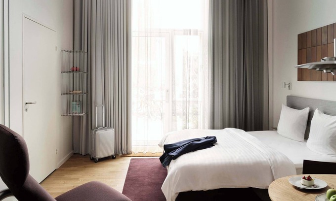 Sydhavnen Appartement | Industrial, stylish studio for 2
