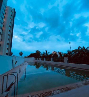 Rajkot Lit Et Petit-Déjeuner | Infinity Penthouse with Pool, Sauna, Gym