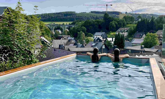 Ortsmitte Maison | INGE in will-INGE-n, vacation home with pool