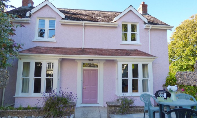 Manorbier Maison | Inglenook House, Holiday Home Manorbier, Sleeps 8, 4 bedrooms, bathrooms