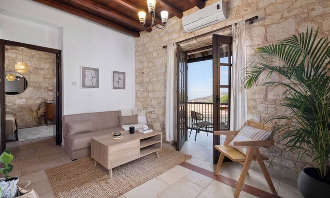 Ineia Appartement | Inia Lara Deluxe Suite by Nomads