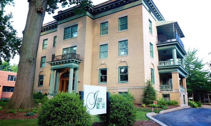 Springfield Hôtel | Inn at 835 Boutique Hotel
