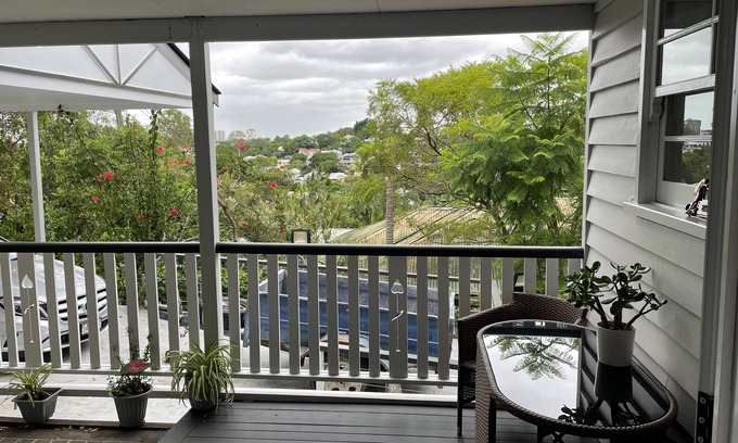Auchenflower Appartement | Weekly, monthly rental inner-city living modern apartment with full kitchen