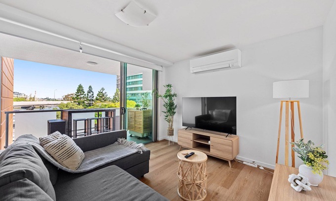 South Brisbane Appartement | Inner City Action! 3Bed/2Bath/1Car/3Balconies