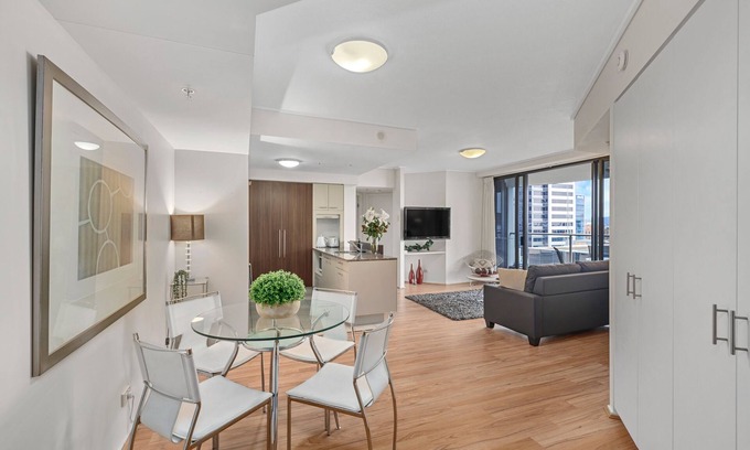 Brisbane Central Business District Appartement | Inner-City Vibes! 2Bed/1Bath/1Car/Pool/Balcony~CBD