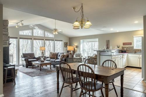 Innsbrook Maison | Innsbrook Woodland View Home