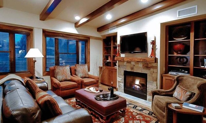 West End Copropriété | Innsbruck Aspen | Deluxe Two-Bedroom Suite 01 w/ Hot tub, Centrally located