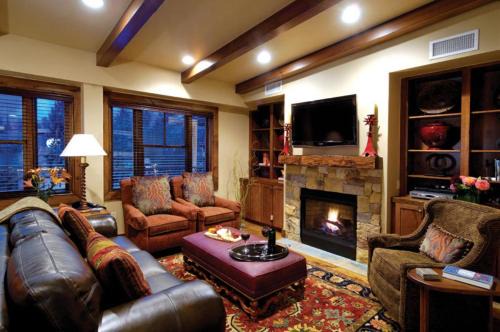 West End Maison | Innsbruck Aspen Deluxe Two-Bedroom Suite 02 w/Hot tub, Centrally located