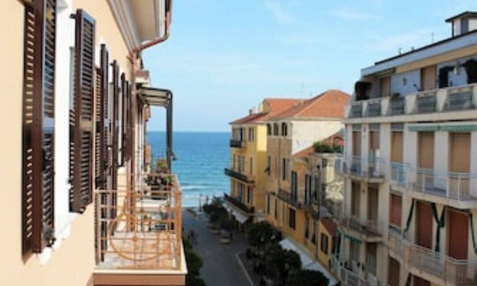 Alassio Appartement | Int 8 Nam Residence