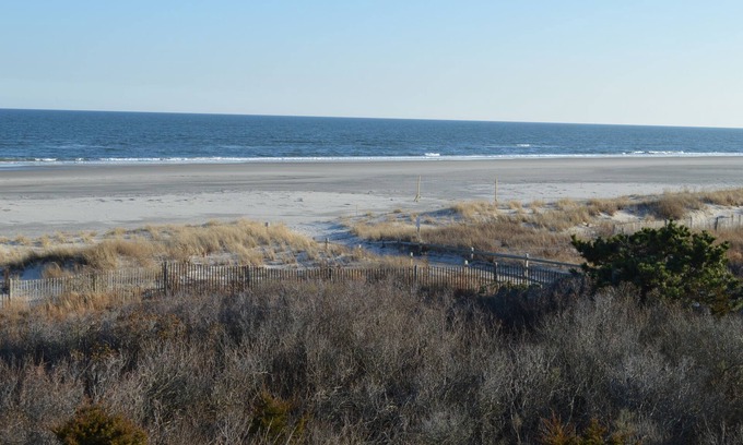 Sea Isle City Maison | INTERNET, TV, CLIMATISATION CENTRALE ET BEAUCOUP PLUS!