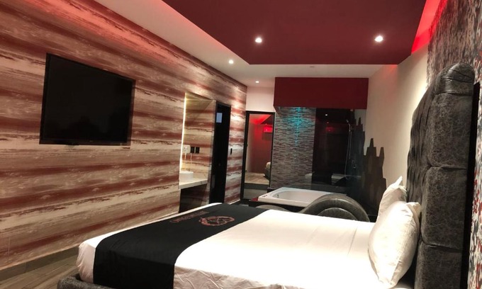 Old Town Hôtel | Intimisimo Suites Autohotel Centro Only Adult