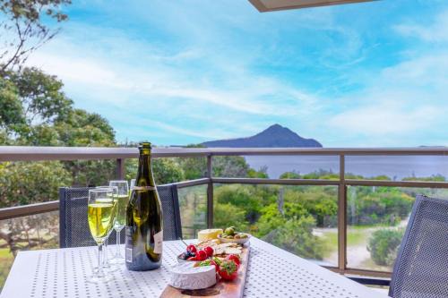 Nelson Bay Appartement | Intrepid 6 right on the waterfront