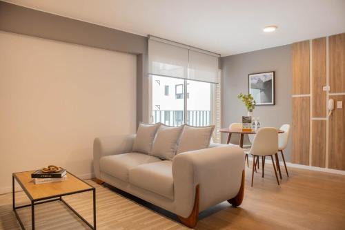 Leuro Appartement | Inviting 2BR Balcony in Lively Miraflores