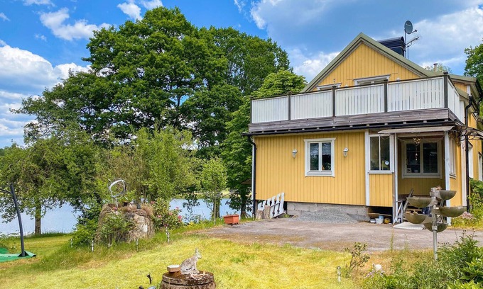 Torestorp Maison | Inviting cottage in excellent location directly on the lake