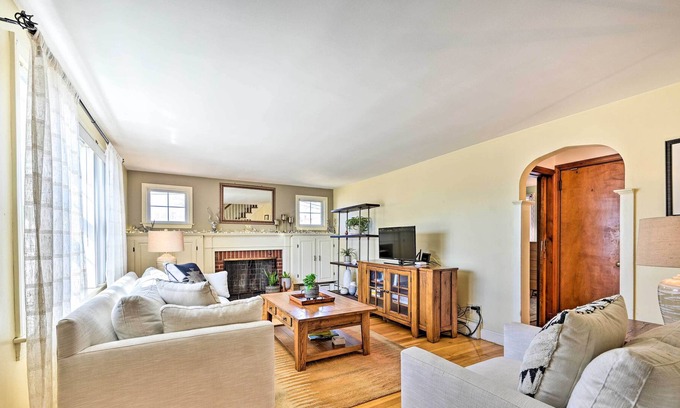 Quincy Maison | Inviting Quincy Home Rental w/ Outdoor Pool!