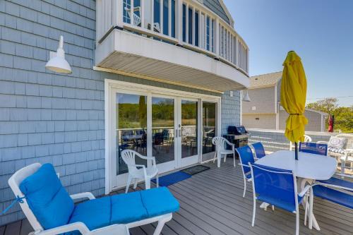 Rockport Maison | Inviting Rockport Rental with Deck Walk to Beach!