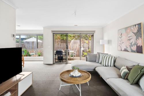 Geelong West Maison | Inviting West Addis Unit I Bring Your Pet