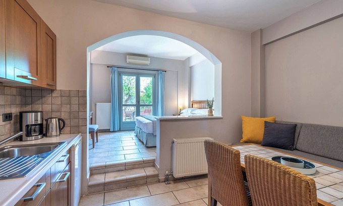 Longos Appartement | IOLI - IRIS Apartments (32m² for 2-3 persons)