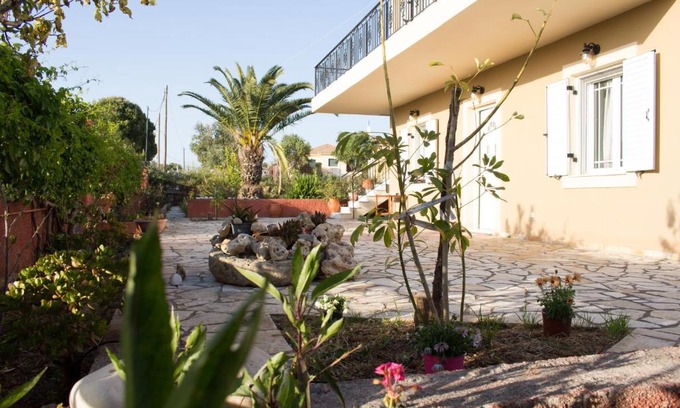 Mantzavinata Maison | Ionian Aura