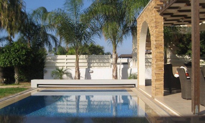 Ayia Thekla Villa | Villa de luxe sur le front de mer Ionion