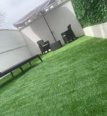 Ippocampo Appartement | Ippocampo alba e tramonto al giardino