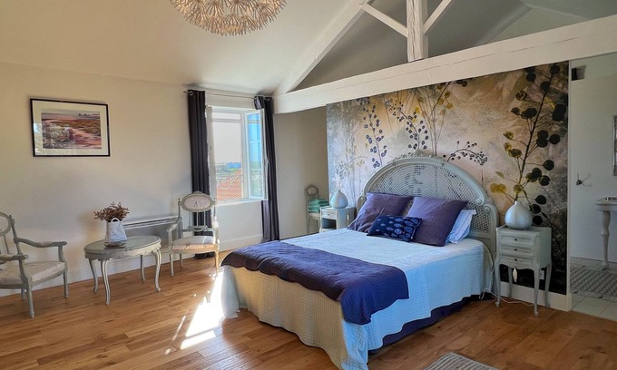 Chaillevette Appartement | IR, Appartement d'hôtes 2 personnes dans ancien moulin, piscine, proche Royan