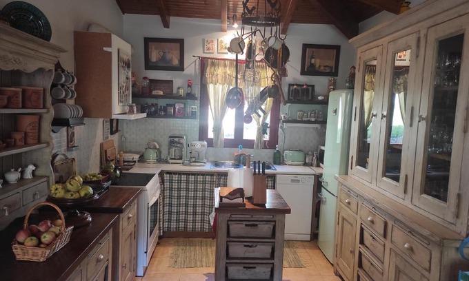 Kertezi Maison | Irene's Cottage House