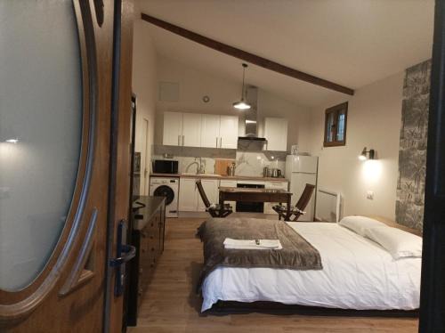 Saint-Germain-en-Laye Maison | Iris Garden Cottage