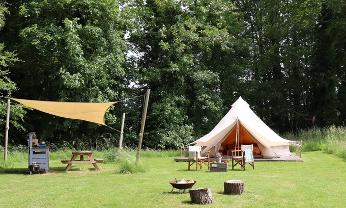 Swannington Cabine | Peaceful and hidden away in rural Norfolk, Iris sits amongst wild flowers.