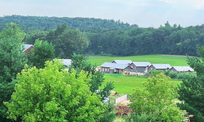New London Location De VR | Irish Acres Farm GLAMPGround Deluxe & Rustic Glamping Hosting 1-22 persons