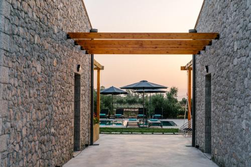 Melissopetra Maison | Irissa Suites