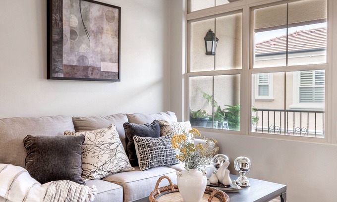 Oak Creek Copropriété | Irvine Oasis - Luxury 2BR Condo