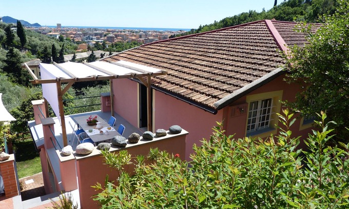 Chiavari Appartement | est un petit appartement récemment restauré. Idéal pour un couple.