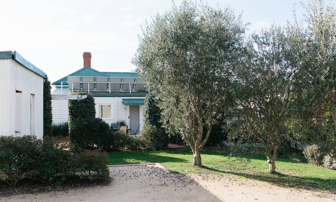Kyneton Cottage | Isabella At Kyneton