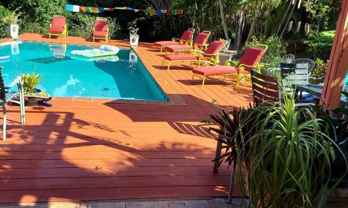 Estate Hull Maison | Island Country Retreat with Expansive Ocean Views ~ Private Pool
