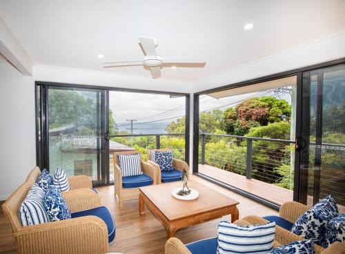 Point Lookout Maison | Island Hideaway + 1 min to Cylinder Beach + Sleeps 10