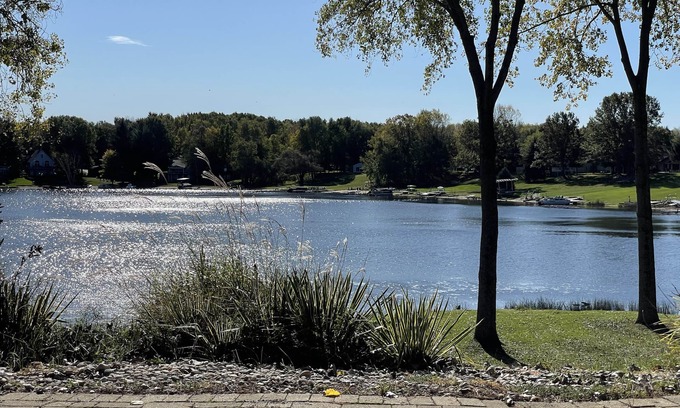 Canadian Lakes Cottage | Lakefront Island Home. Family, Golf, Lakefront, Beach access & more. Sleeps 10.