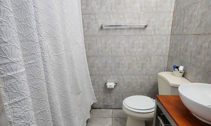 Levittown Appartement | Island Oasis: Close to Vibrant Shops, Eateries & Beach Adventures