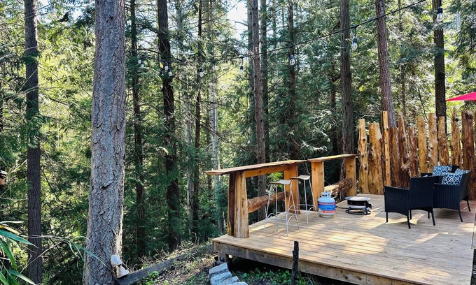 Pender Island Lit Et Petit-Déjeuner | Island paradise with private hot tub - pet friendly & breakfast included!