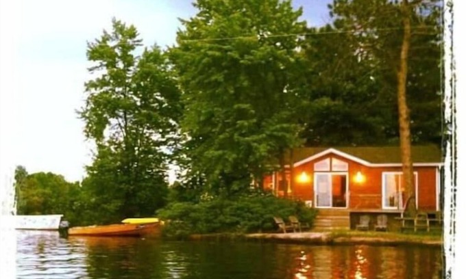 Nipissing Cottage | Island Retreat steps to waters edge