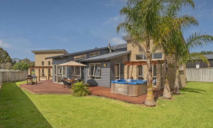 Whangapoua Maison | Island Time - Whangapoua Holiday Home, WHANGAPOUA