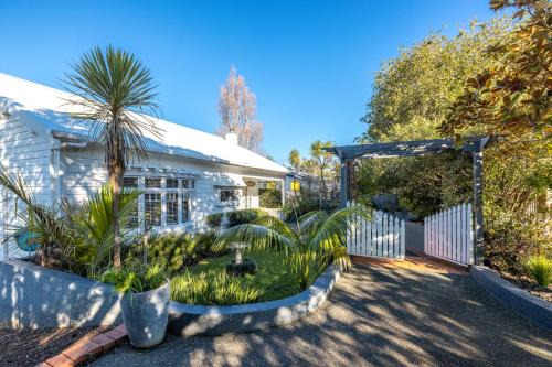 Oneroa Maison | Island Villa- Stay Waiheke