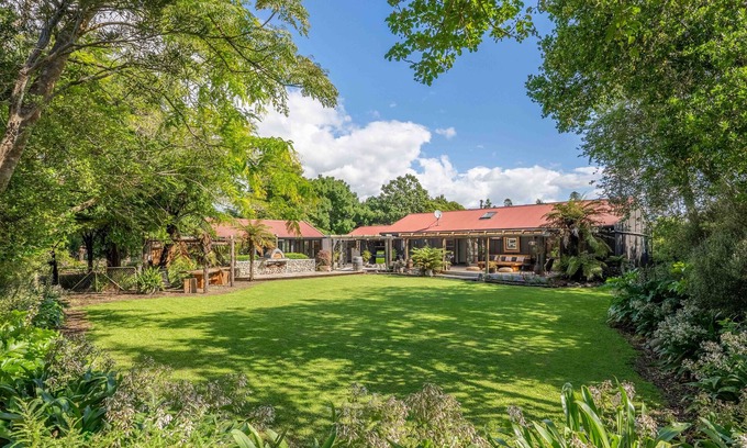 Te Horo Maison | Isness ... Your Haven on Hautere