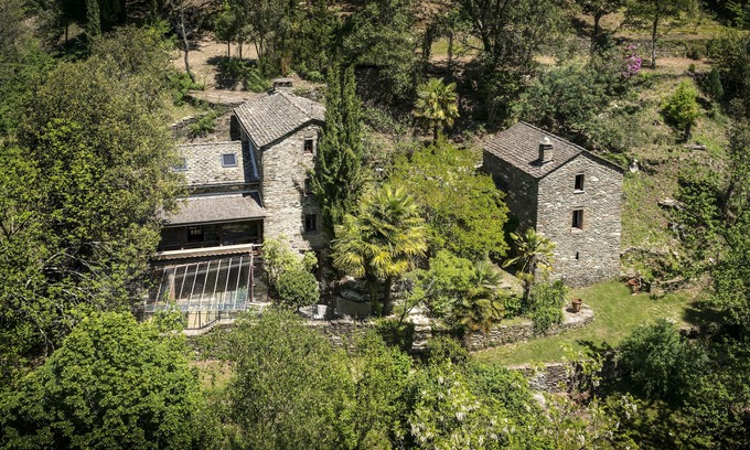 Saint-Germain-de-Calberte Cottage | Gîte isolé en Cévennes, havre de paix, piscine naturelle sur grand parc arboré