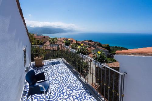 Ispani Lit Et Petit-Déjeuner | Ispani Inn Resort