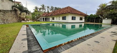 Matara Lit Et Petit-Déjeuner | Isuru Holiday Inn