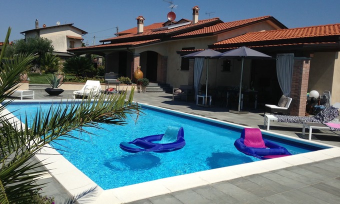 Castelnuovo Magra Appartement | DEPENDANCE AVEC PISCINE ET JARDIN ENTRE LIGURIE ET TOSCANE, PRES DE 5 TERRE