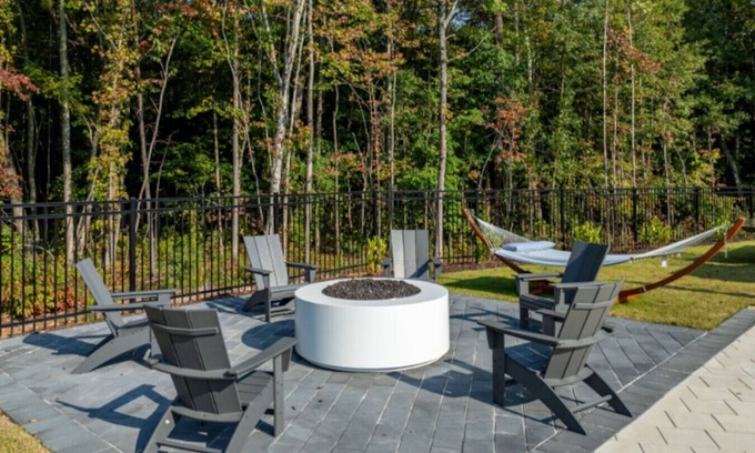 Lithia Springs Appartement | It's a cozy condo in the city!