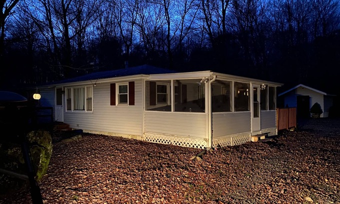 Pocono Lake Cottage | Spring and summer are perfect times to visit the Poconos!