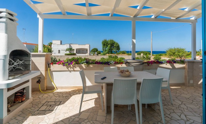 Torre San Giovanni Villa | LA MAISON BLUE MARIA DIMANCHE MALAGNINO 70 mètres de la mer 2 chambres 2 salles de bain wi-fi